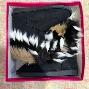 Fuzzy Moccasins Black/Tan. NWT
